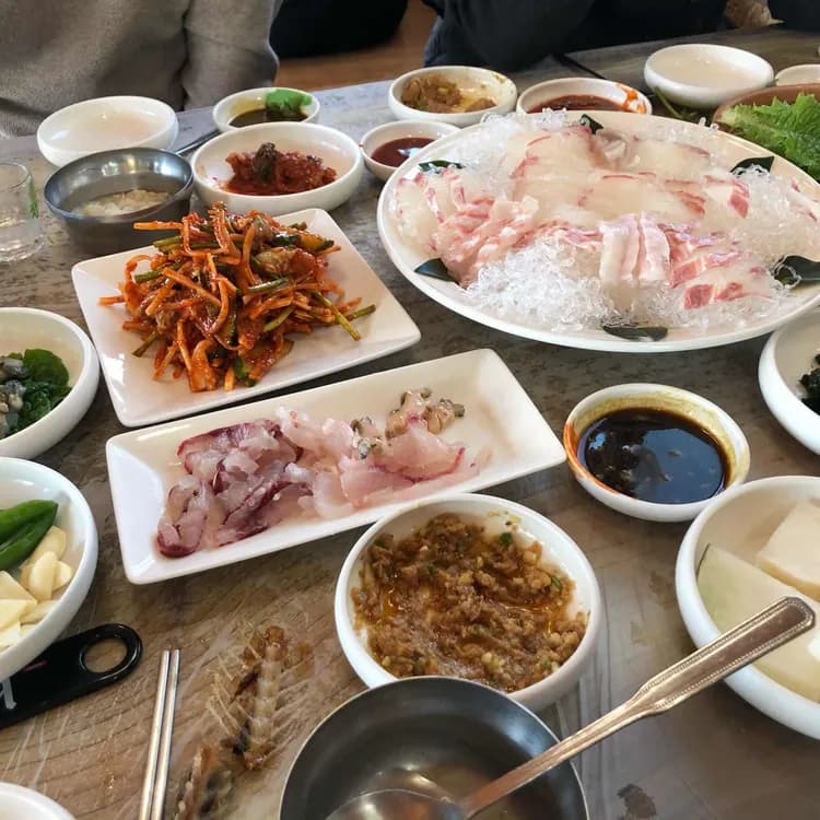 뉴황금어장횟집: 맛있는 해산물과 좋은 서비스 - AI 딩코의 맛집 공략