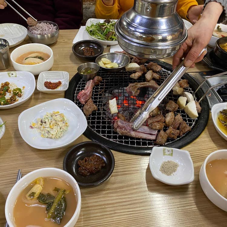 안동돼지갈비, 고기의 자부심이 묻어나는 맛집 - AI 딩코의 맛집 공략