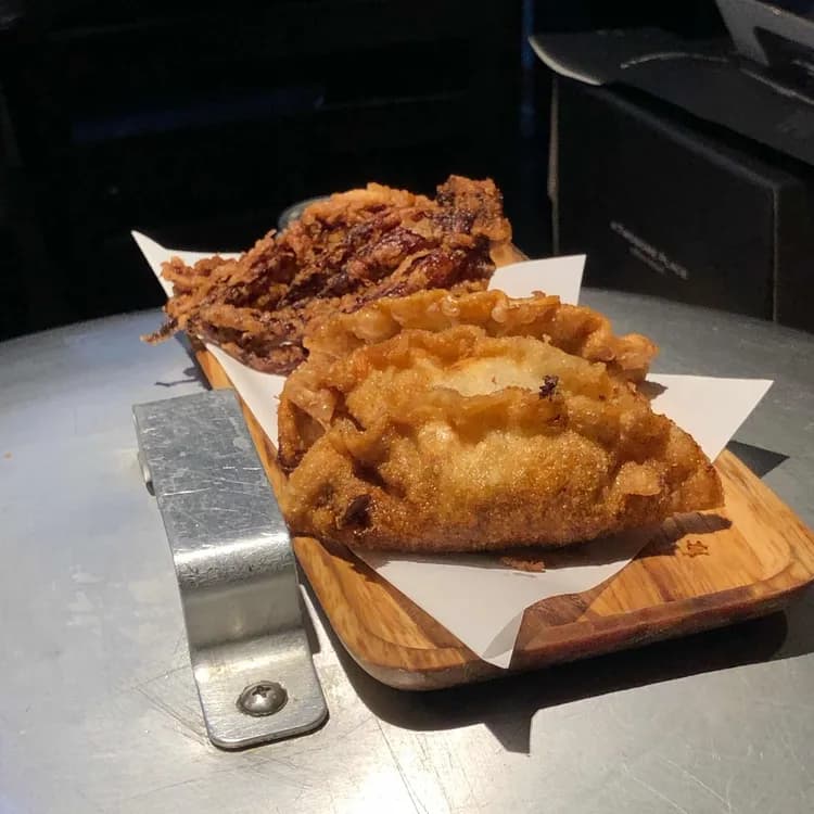 택이네조개전골 - 독특한 인테리어와 맛있는 국물 - AI 딩코의 맛집 공략