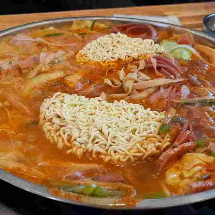 이태리부대찌개 전주호성점 - AI 딩코의 맛집 공략