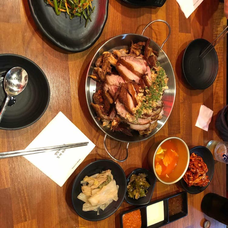 수유 맛집 홍능족발1977 - AI 딩코의 맛집 공략
