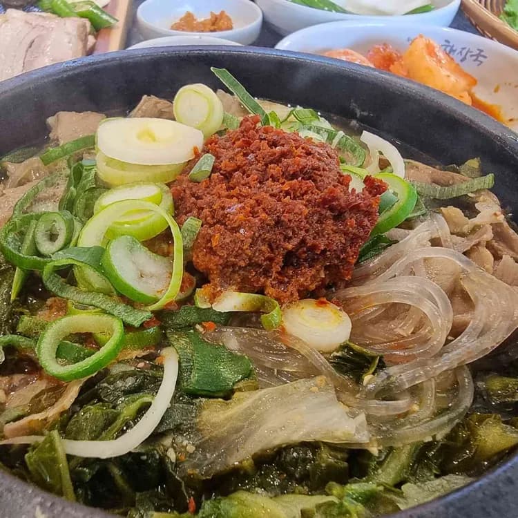 제주은희네해장국, 푸짐하고 맛있는 해장국 - AI 딩코의 맛집 공략