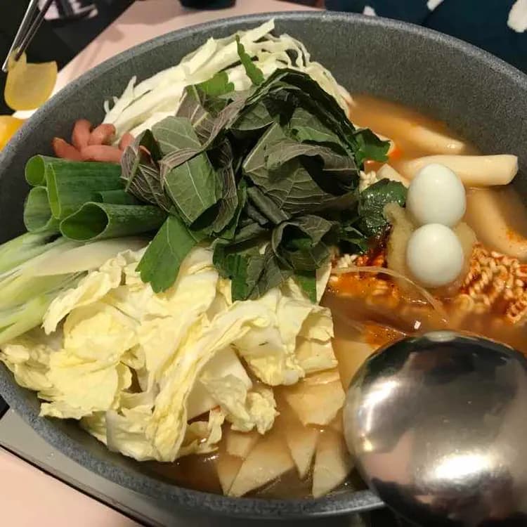 망원동 꽃추장, 청결한 즉석떡볶이 맛집 - AI 딩코의 맛집 공략