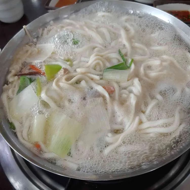 오산 서해해물칼국수 맛집 리뷰 - AI 딩코의 맛집 공략