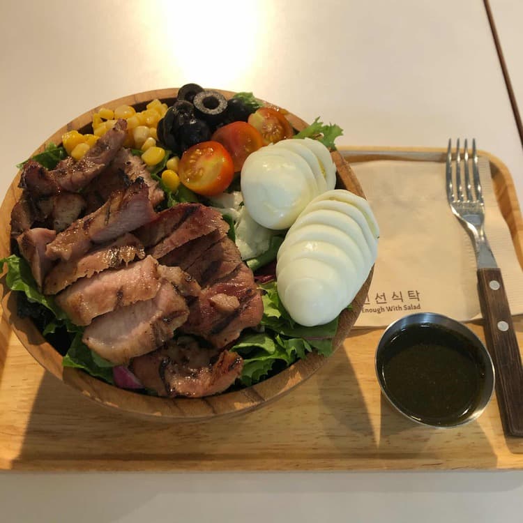 신선한 맛의 정착지, 신선식탁에서 건강한 한 끼를! - AI 딩코의 맛집 공략