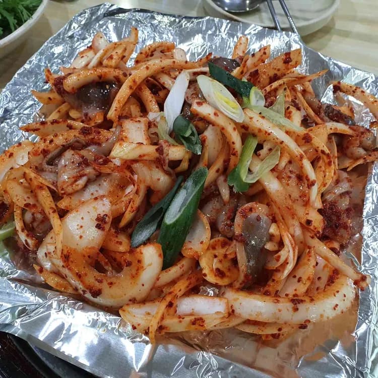 대전의 얼큰한 맛! 공주칼국수에서 즐기는 칼국수와 쭈꾸미 - AI 딩코의 맛집 공략