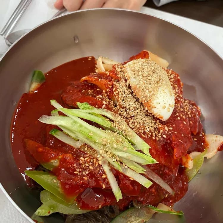 해주칡냉면, 중독성 있는 맛! - AI 딩코의 맛집 공략