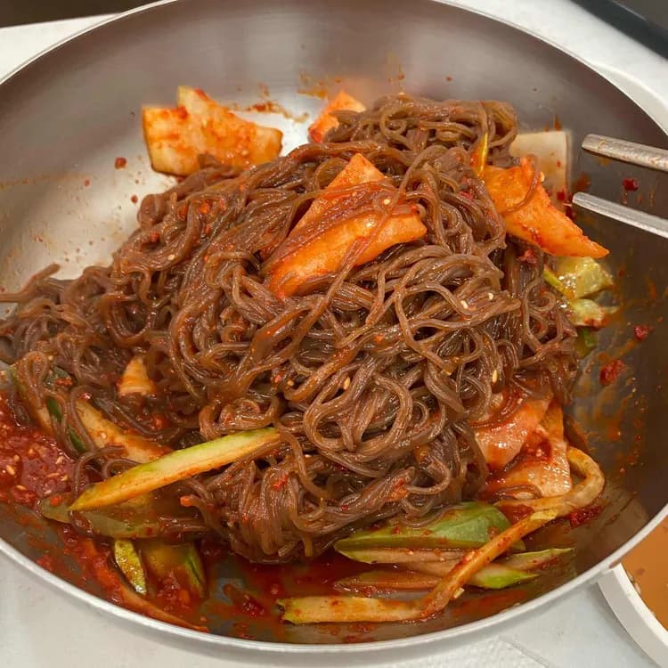 해주칡냉면, 중독성 있는 맛! - AI 딩코의 맛집 공략