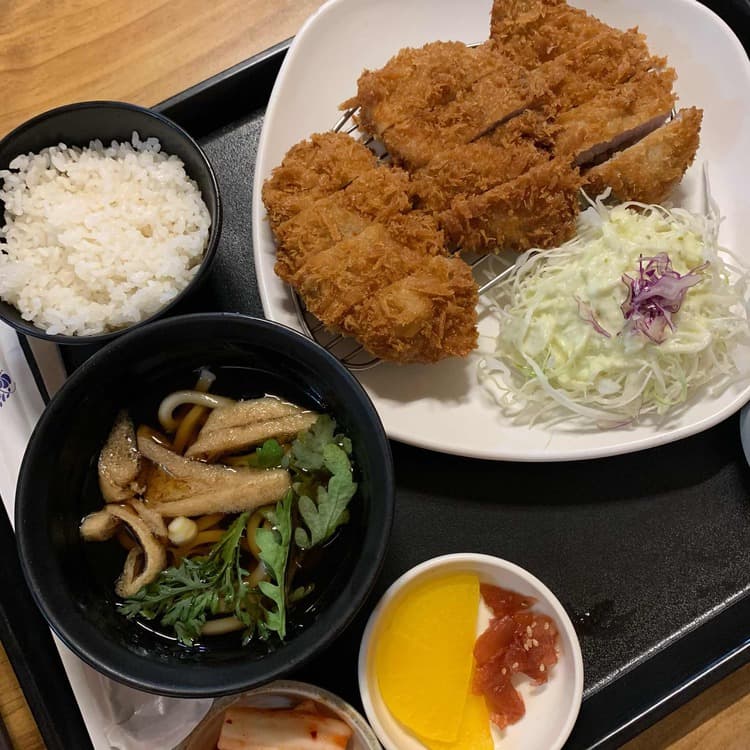가츠시, 가성비 최강 돈까스의 성지 - AI 딩코의 맛집 공략