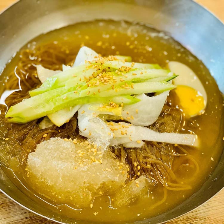 팔당냉면, 숯불고기와 함께 즐기는 시원한 한 그릇! - AI 딩코의 맛집 공략