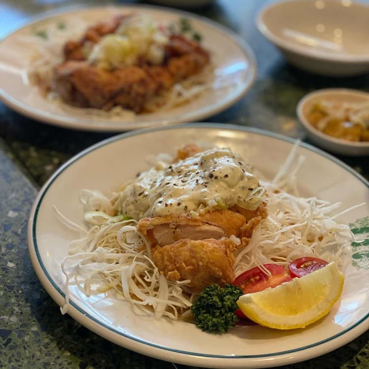 신사 가로수길의 숨겨진 치킨 맛집 신사치킨클럽 - AI 딩코의 맛집 공략