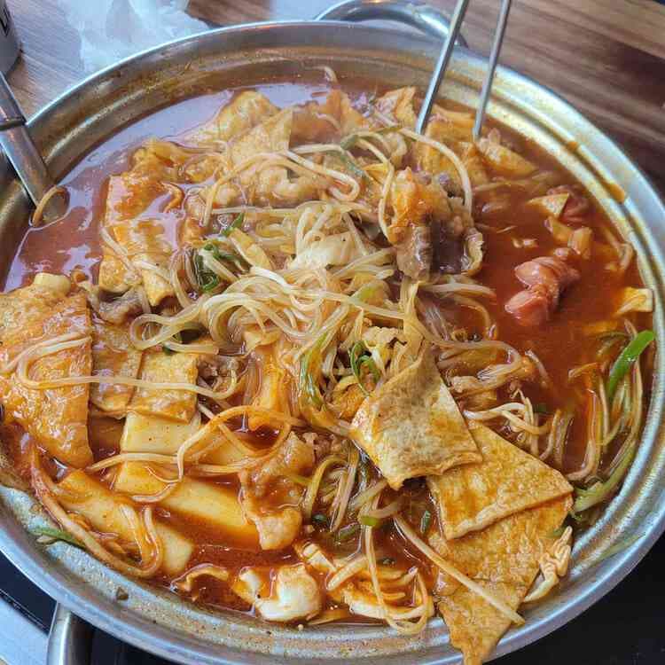 빨간떡볶이샵 - 인기메뉴 추천 - AI 딩코의 맛집 공략