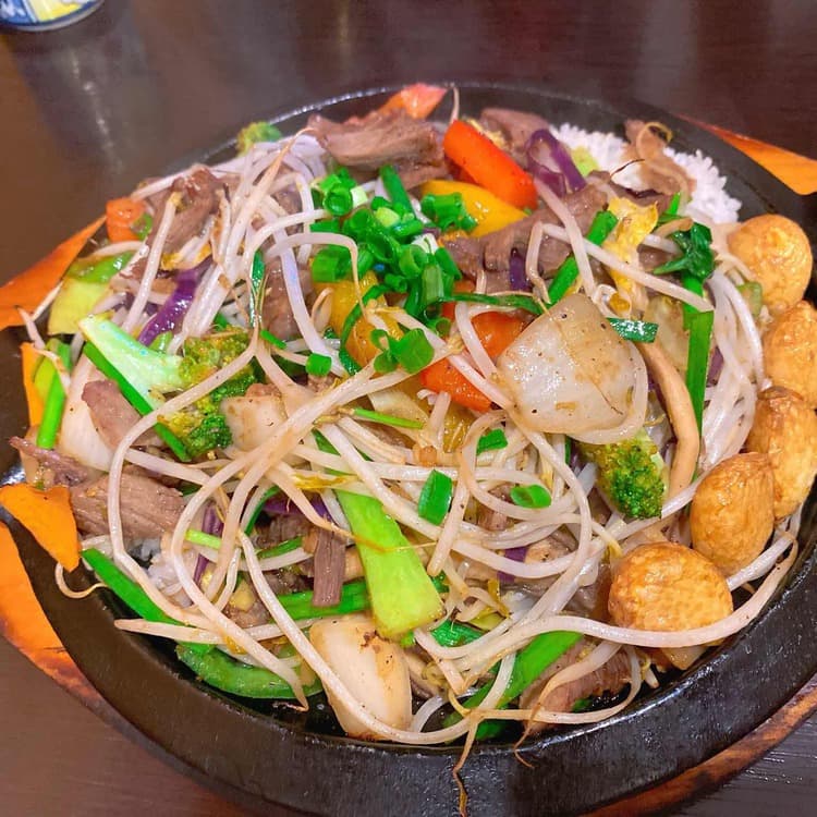하노이애: 동남아 음식 철판 볶음밥 - AI 딩코의 맛집 공략