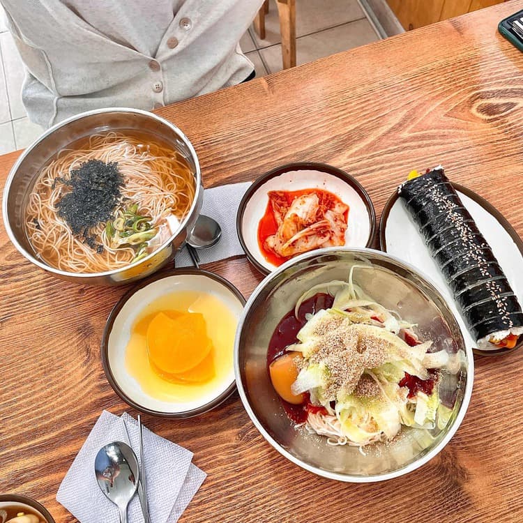 맛짱할매의 멸치국수 - AI 딩코의 맛집 공략