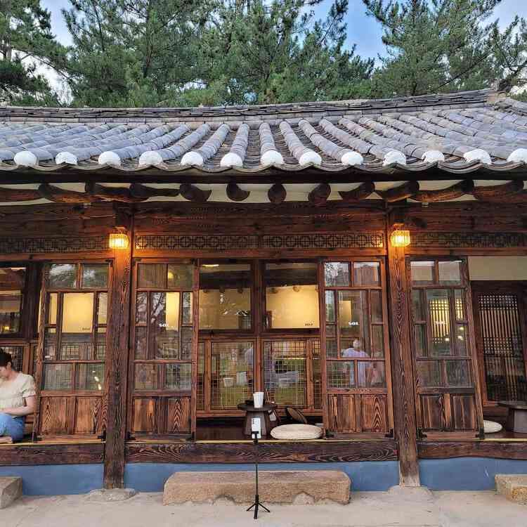경주 황리단길 한옥카페 솔 - AI 딩코의 맛집 공략