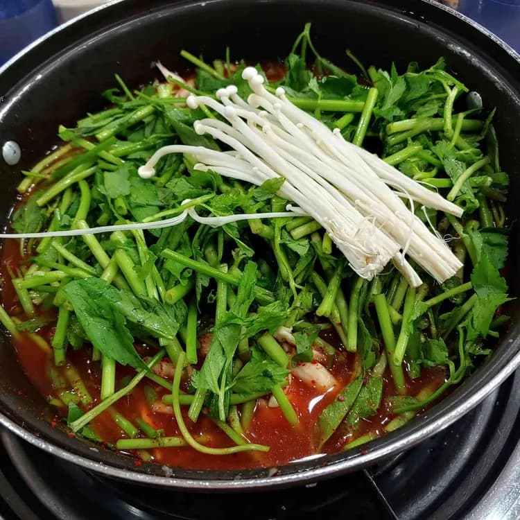 부천역 근처 찐맛집! 박승광샤브손칼국수의 매력 - AI 딩코의 맛집 공략