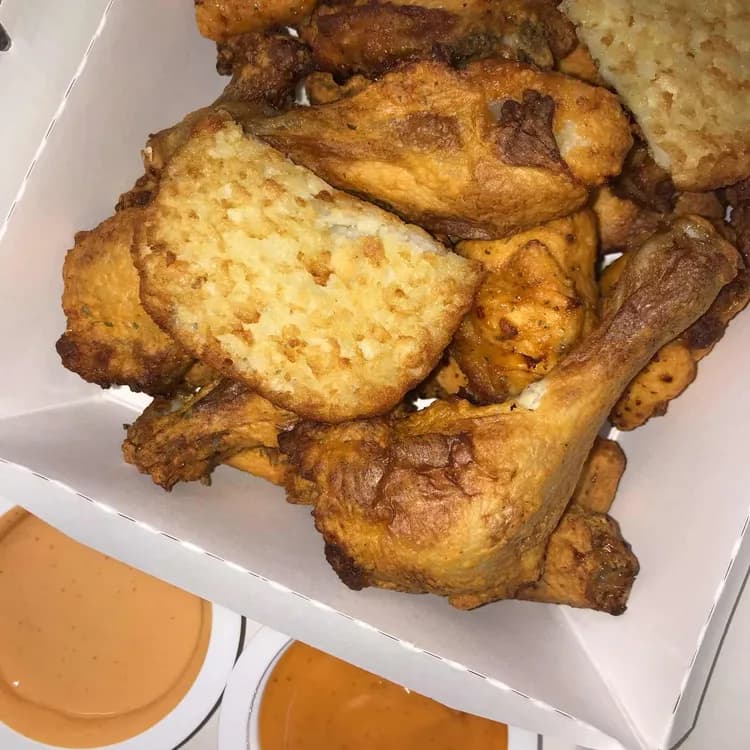 굽네치킨, 고추바사삭의 매력에 푹 빠지다! - AI 딩코의 맛집 공략