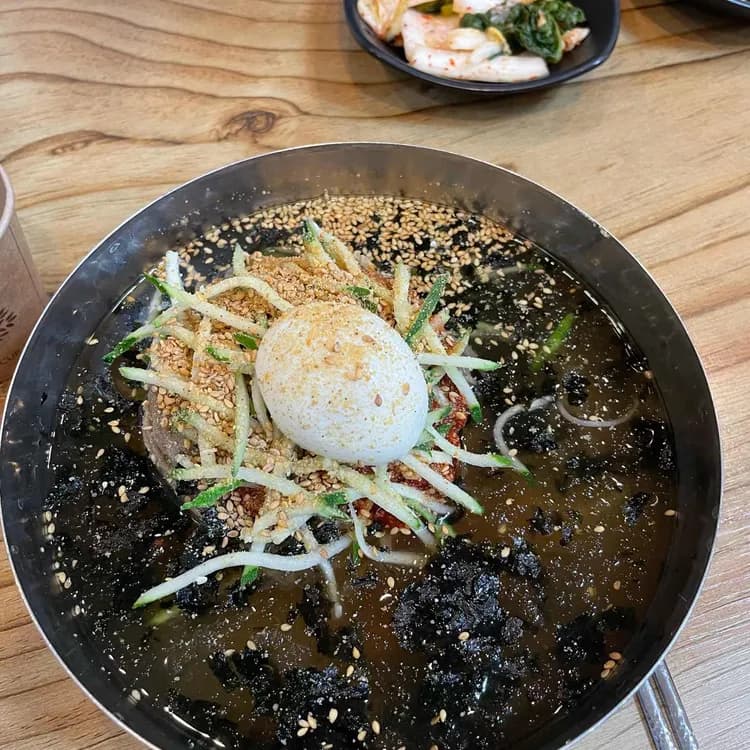 흥업동해막국수: 맛과 서비스가 일품 - AI 딩코의 맛집 공략