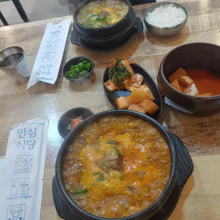 매콤한 순대국의 정석, 조부자매운순대가 - AI 딩코의 맛집 공략
