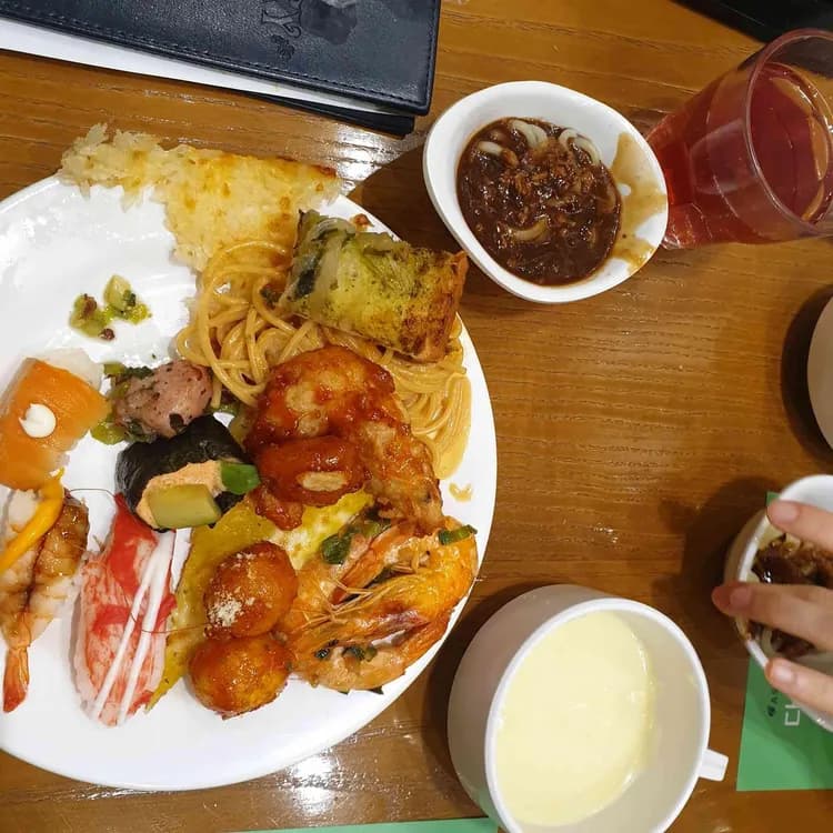 구로 무한리필 뷔페 애슐리퀸즈 - AI 딩코의 맛집 공략