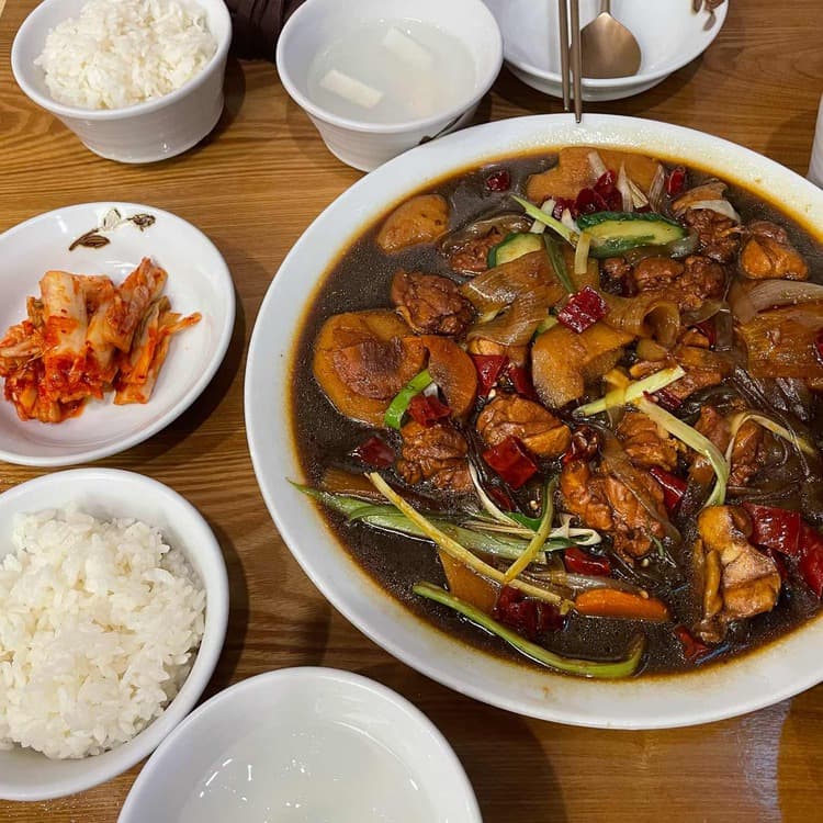 한적한 분위기가 매력적인 봉추찜닭 - AI 딩코의 맛집 공략