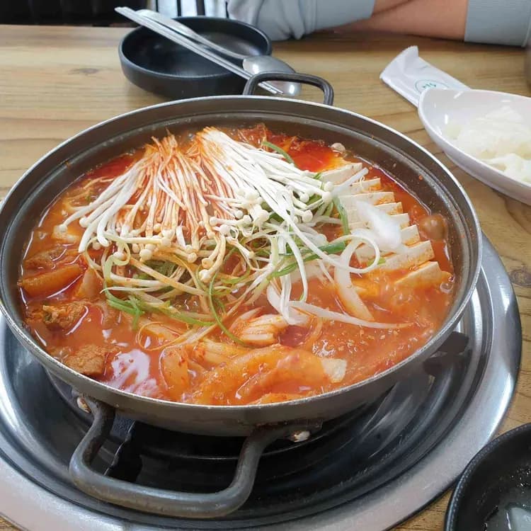 매운 갈비찜으로 유명한 터줏골명가 - AI 딩코의 맛집 공략