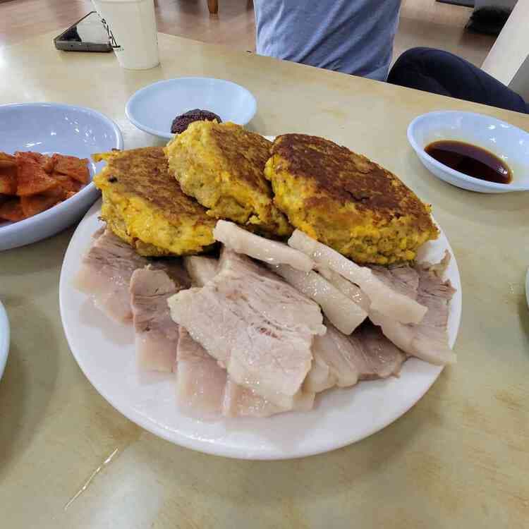 옥천고읍냉면, 30년 전통의 해주식 냉면 맛집 - AI 딩코의 맛집 공략