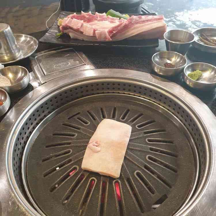 합정 망원 새벽숯불가든 삼겹살집 리뷰 - AI 딩코의 맛집 공략