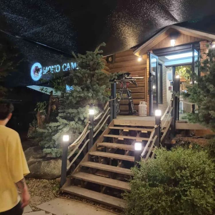 모노캠프: 애완동물 동반이 가능한 캠핑식당 - AI 딩코의 맛집 공략