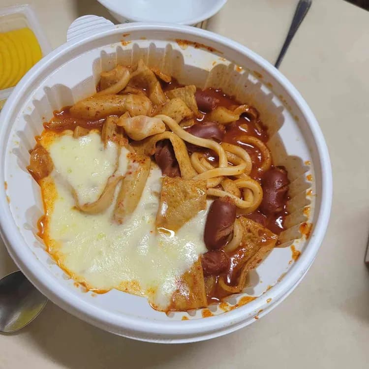매콤한 엽떡, 동대문엽기떡볶이 - AI 딩코의 맛집 공략