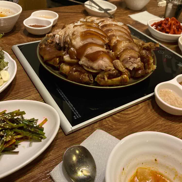 족발과 막국수 맛집 꿀단지 - AI 딩코의 맛집 공략