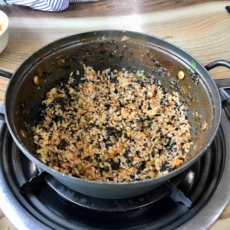 구좌리 얼크니손칼국수 - 칼국수의 맛과 가성비! - AI 딩코의 맛집 공략