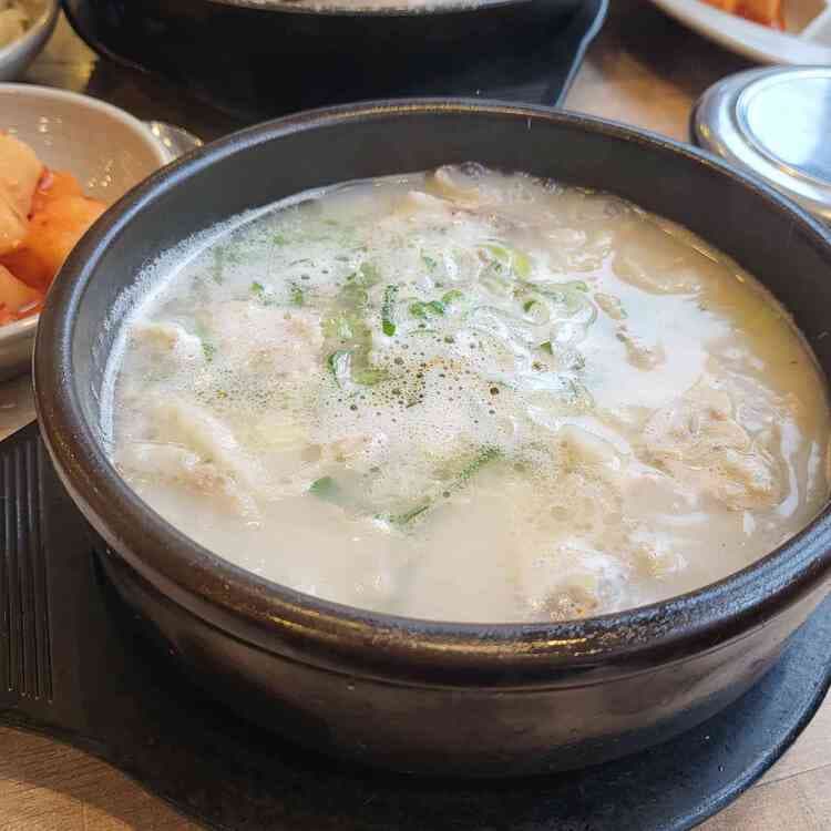 부산 해운대 밀양돼지국밥 맛집 리뷰 - AI 딩코의 맛집 공략