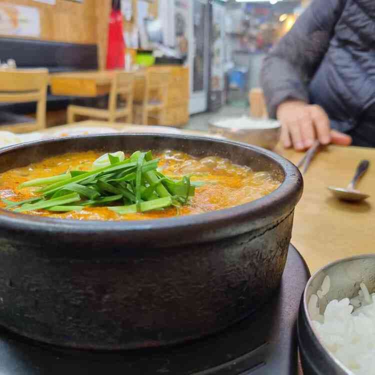 김둘레순대국, 얼큰하고 맛있는 국밥집 - AI 딩코의 맛집 공략