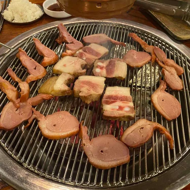 앞뜰 장작구이: 오리고기 전문 맛집 - AI 딩코의 맛집 공략