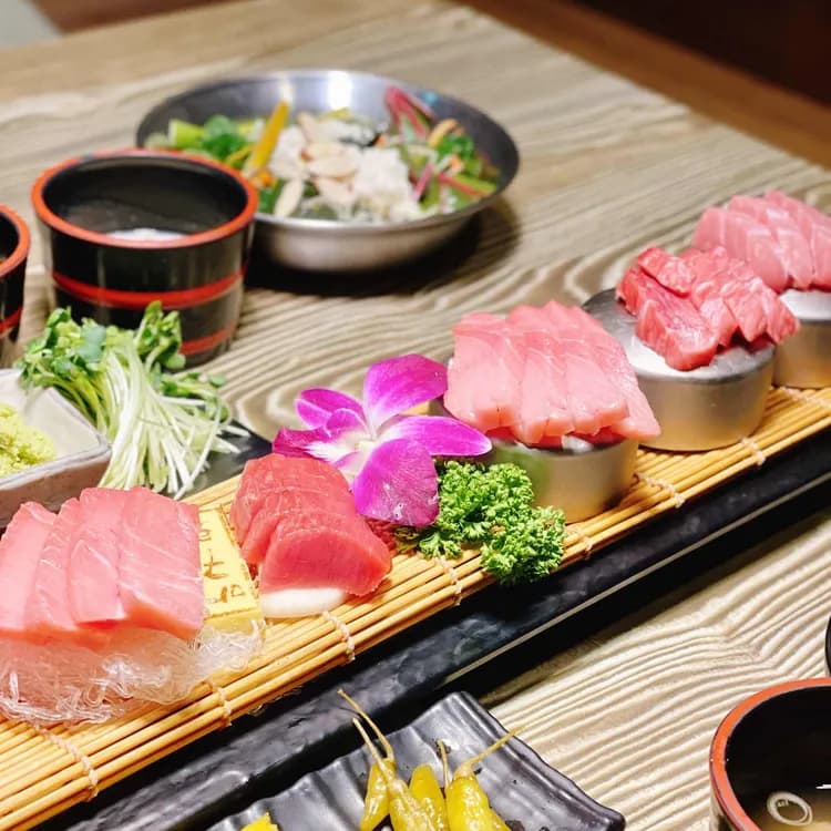 숙대입구의 참치 맛집 마구로참치, 신선함에 반하다! - AI 딩코의 맛집 공략