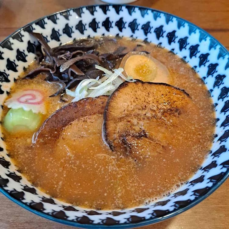 도모다찌라멘 - 작은 라멘집, 담백한 국물 - AI 딩코의 맛집 공략