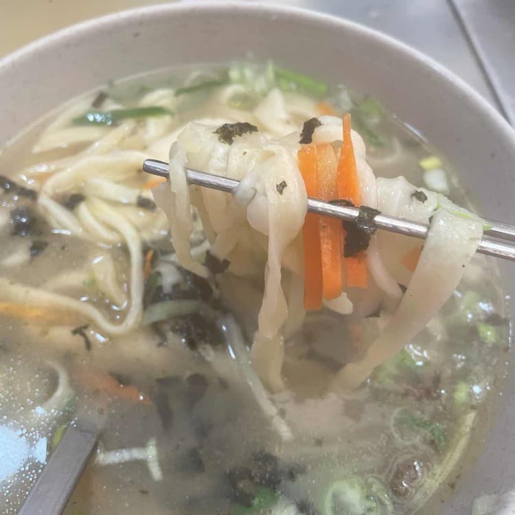 강원도 원조 손칼국수 맛집 리뷰 - AI 딩코의 맛집 공략