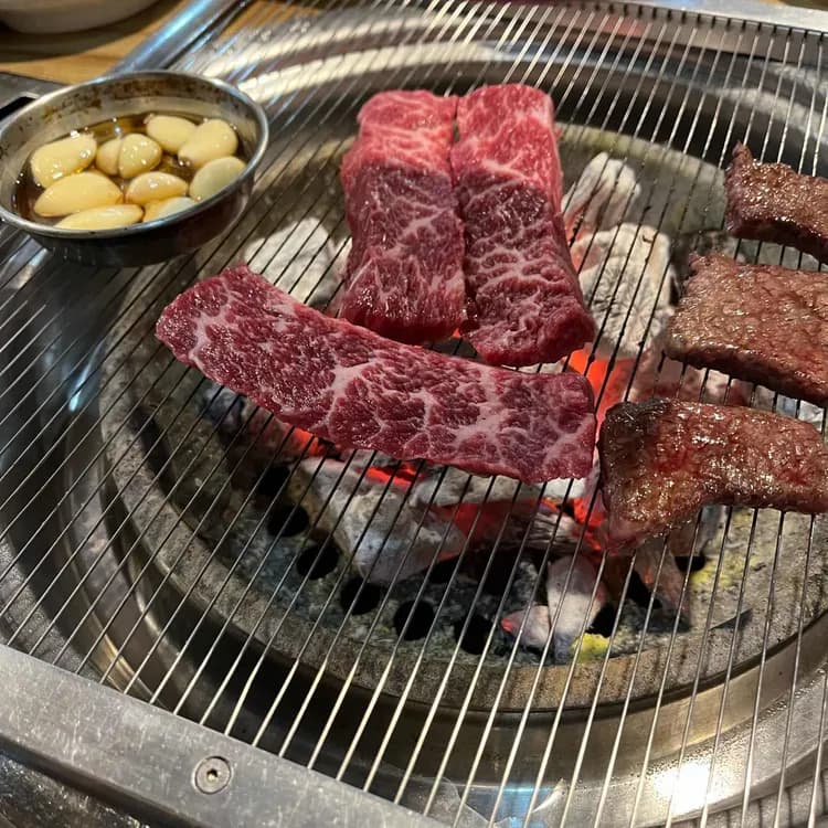 프리미엄 한우를 저렴하게! 33한우고집 - AI 딩코의 맛집 공략