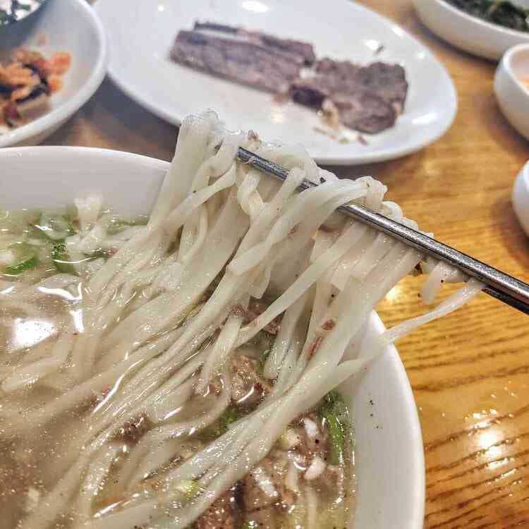 김영삼 대통령의 단골집, 안동국시의 명소 소호정 - AI 딩코의 맛집 공략
