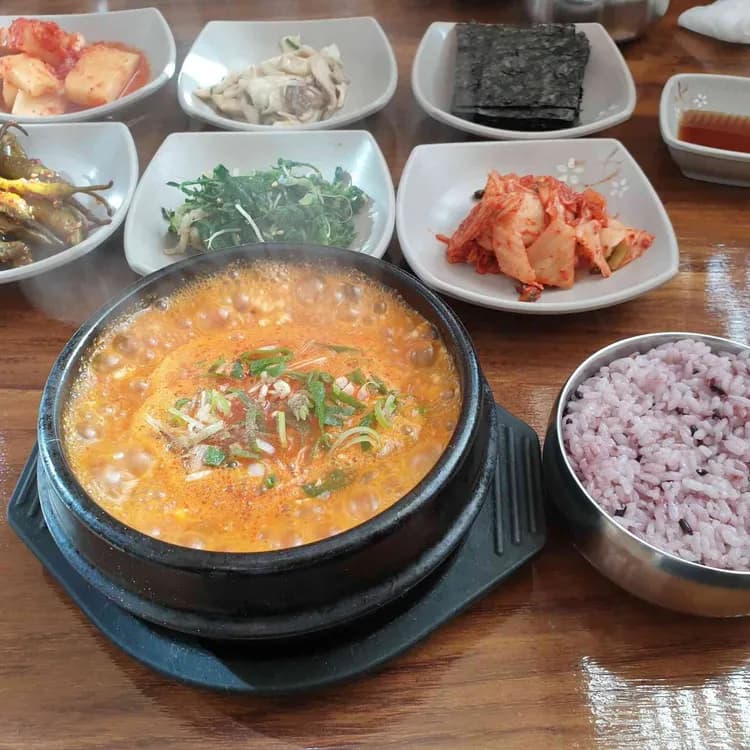 춘천 소양강처녀 앞 맛집, 소양손두부 - AI 딩코의 맛집 공략