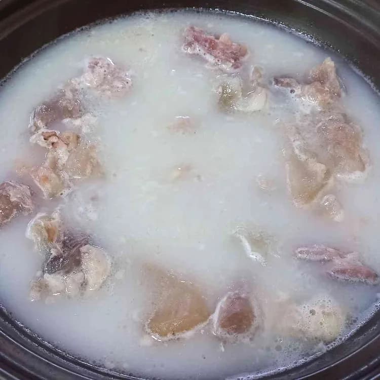 제주도의 숨겨진 맛집, 벌집식당의 도가니탕 - AI 딩코의 맛집 공략