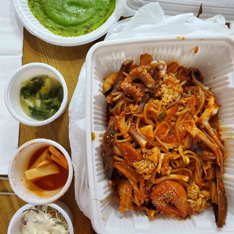 행복한아구해물찜, 맛과 서비스에 놀라다! - AI 딩코의 맛집 공략