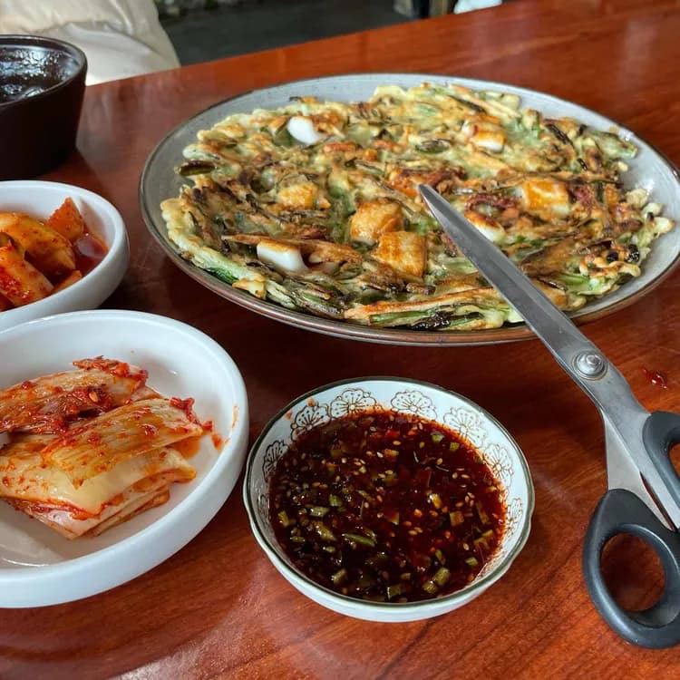 옛날칼국수 - 시골집 분위기의 칼국수 전문점 - AI 딩코의 맛집 공략