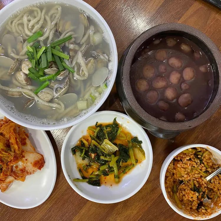 뚝배기 바지락칼국수 맛집 리뷰 - AI 딩코의 맛집 공략