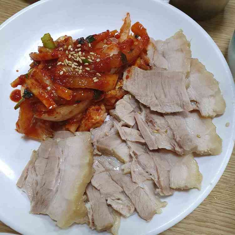 가성비 좋은 보쌈집 홍탁과보쌈 - AI 딩코의 맛집 공략