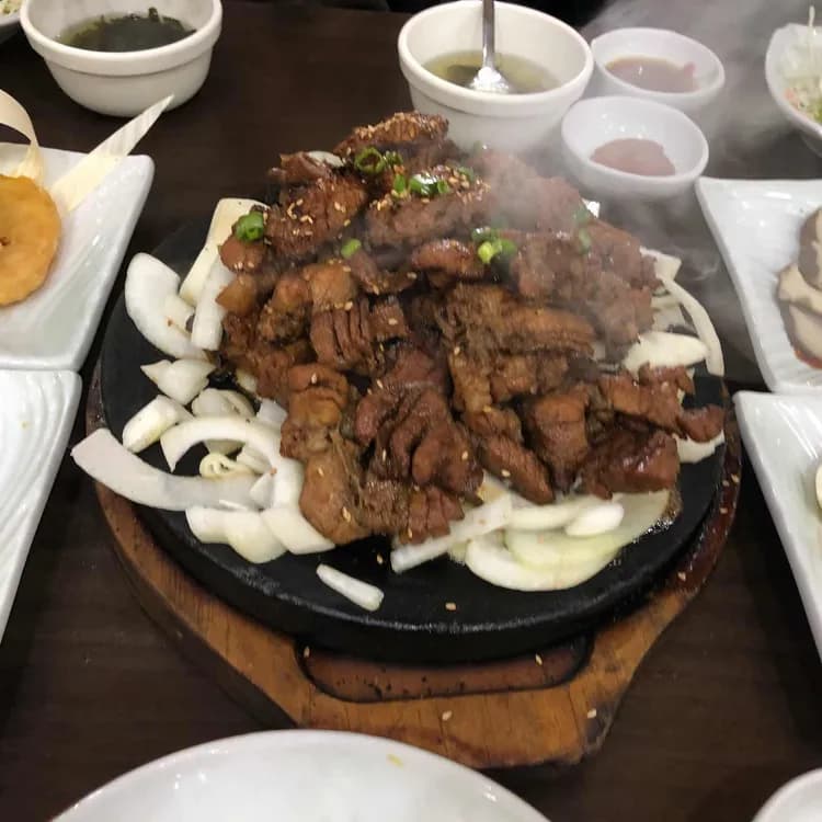 본궁석갈비, 반찬의 향연과 석갈비의 맛을 만끽하다! - AI 딩코의 맛집 공략