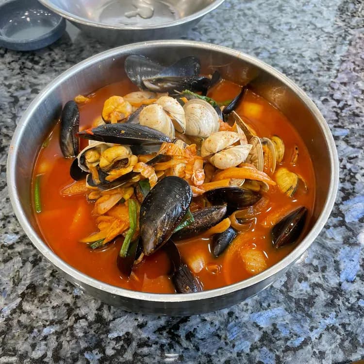 군산 쌍용반점, 군산 3대 짬뽕집 중 하나 - AI 딩코의 맛집 공략