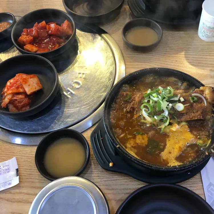 세종 본가왕뼈감자탕 법원점 - AI 딩코의 맛집 공략