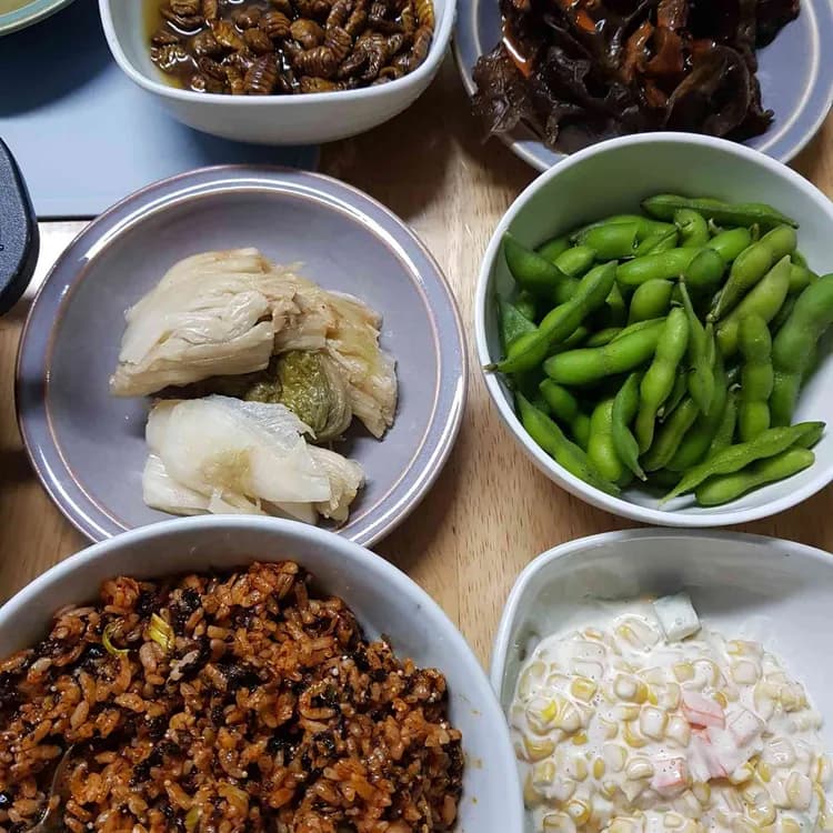 해물 가득 어구찜의 향연, 주차장까지 갖춘 찜집 - AI 딩코의 맛집 공략
